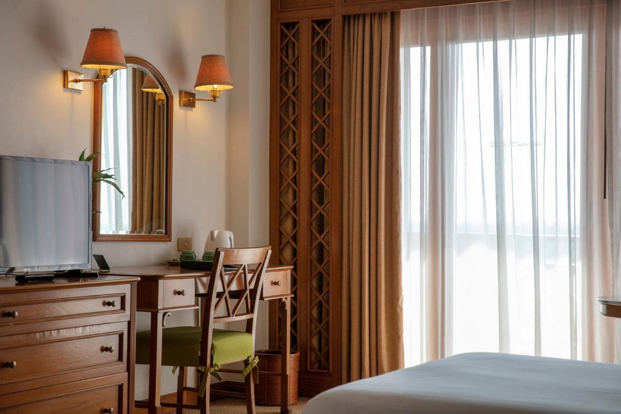 Hotel Suan Sampran à Nakhon Pathom Extérieur photo
